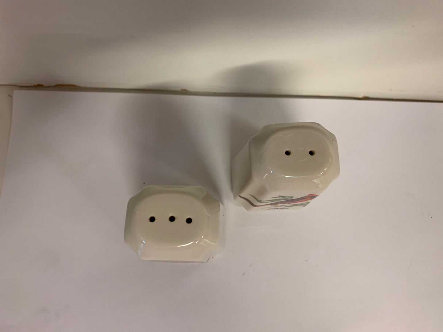 Vintage Souvenir Fricke Porcelain Columbus Ohio Salt and Pepper Shaker Set