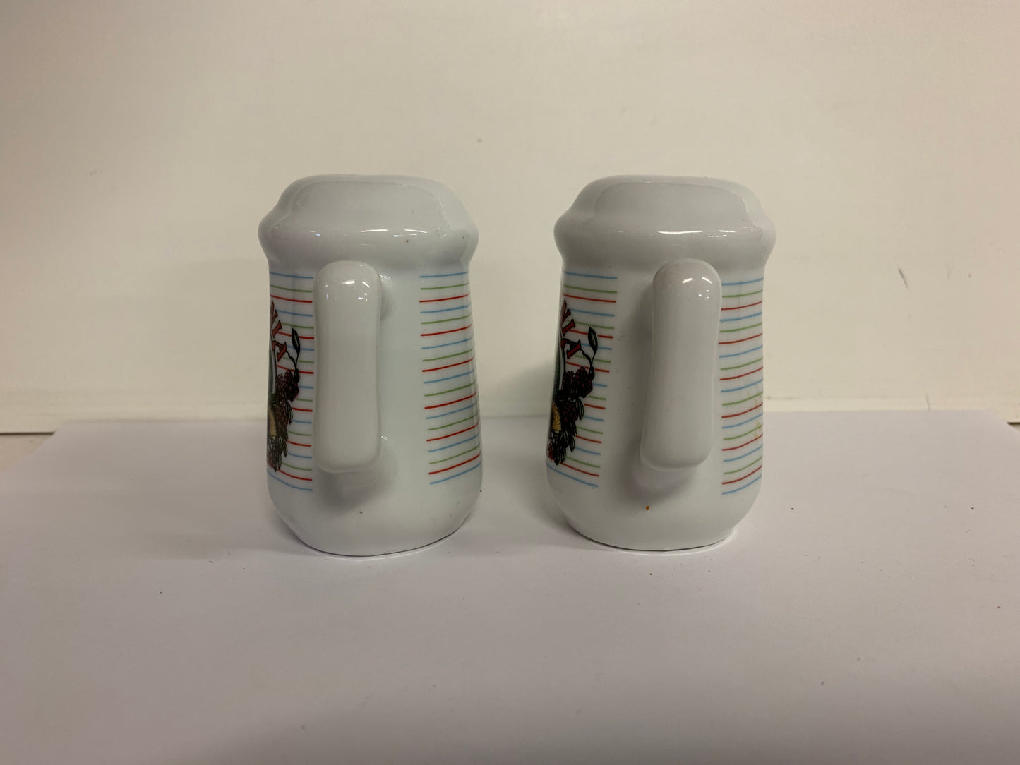 Vintage Souvenir Pennsylvania Salt and Pepper Set with Woodland Scene