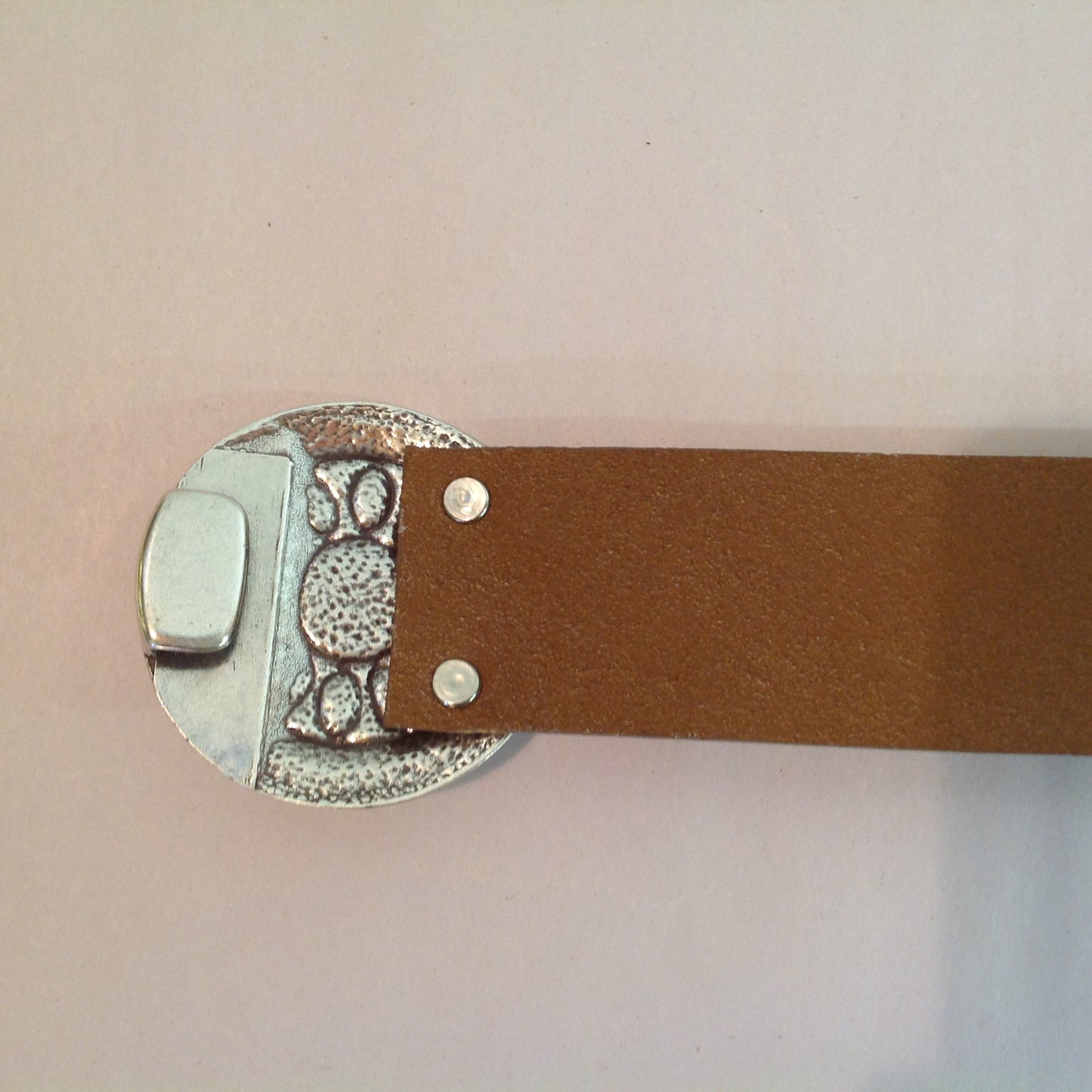 Tan Leather Coldwater Creek Ladies' Belt Silvertone Crescent Filigree and Circle Buckle 2