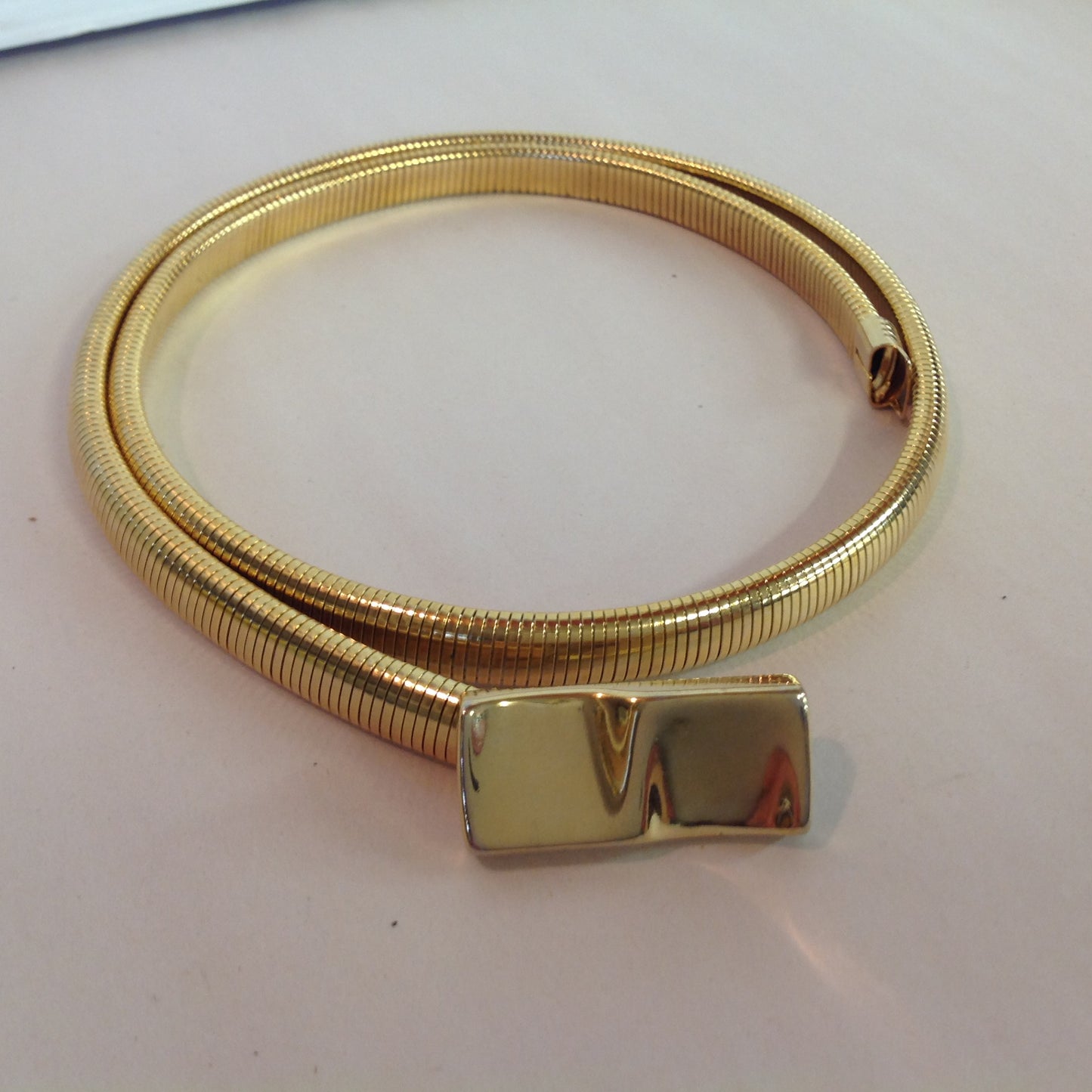 Vintage Women's Gold Tone Stretch Belt Beveled Rectangular Clip Buckle 1