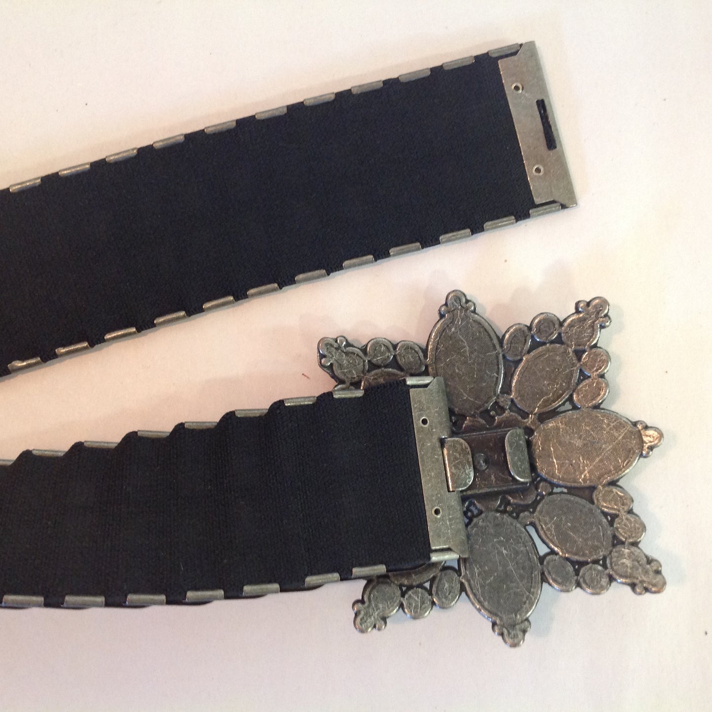 Vintage Women's Stretch Belt Reticulated Metal Filigree with Sun Blossom Grey Violet Glass Rhinestone Buckle 29