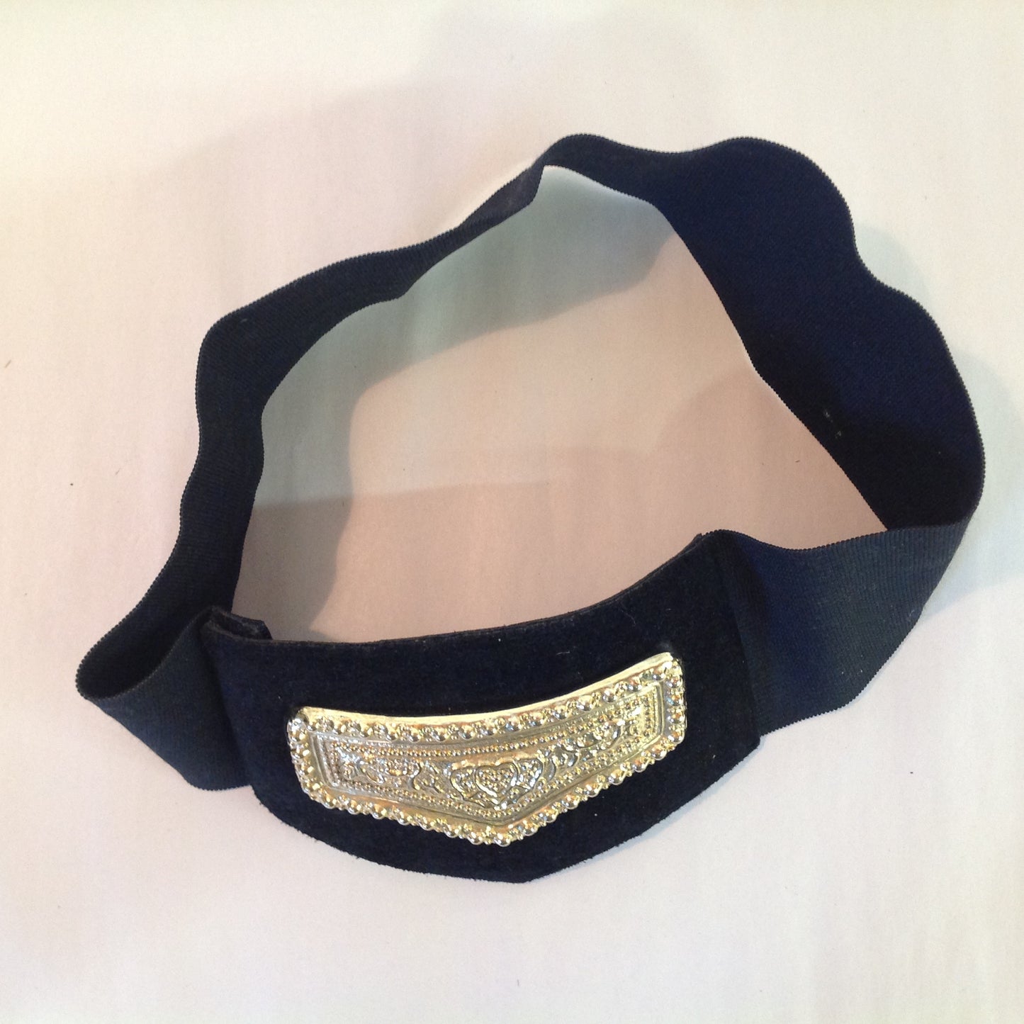 Vintage Women's M/L Black Stretch Belt Leather Felt Gold Tone Plaque Heart Champion Style 31