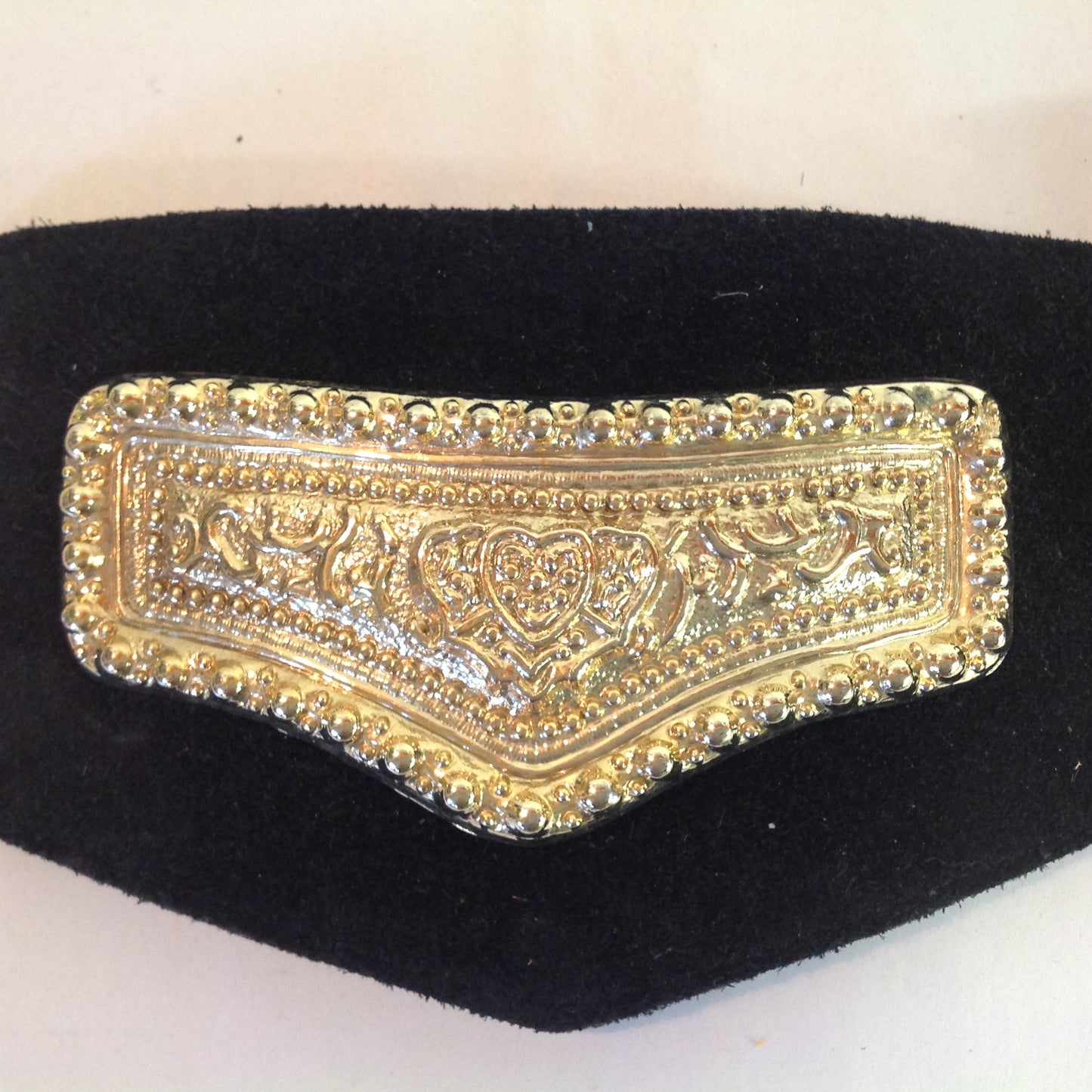 Vintage Women's M/L Black Stretch Belt Leather Felt Gold Tone Plaque Heart Champion Style 31