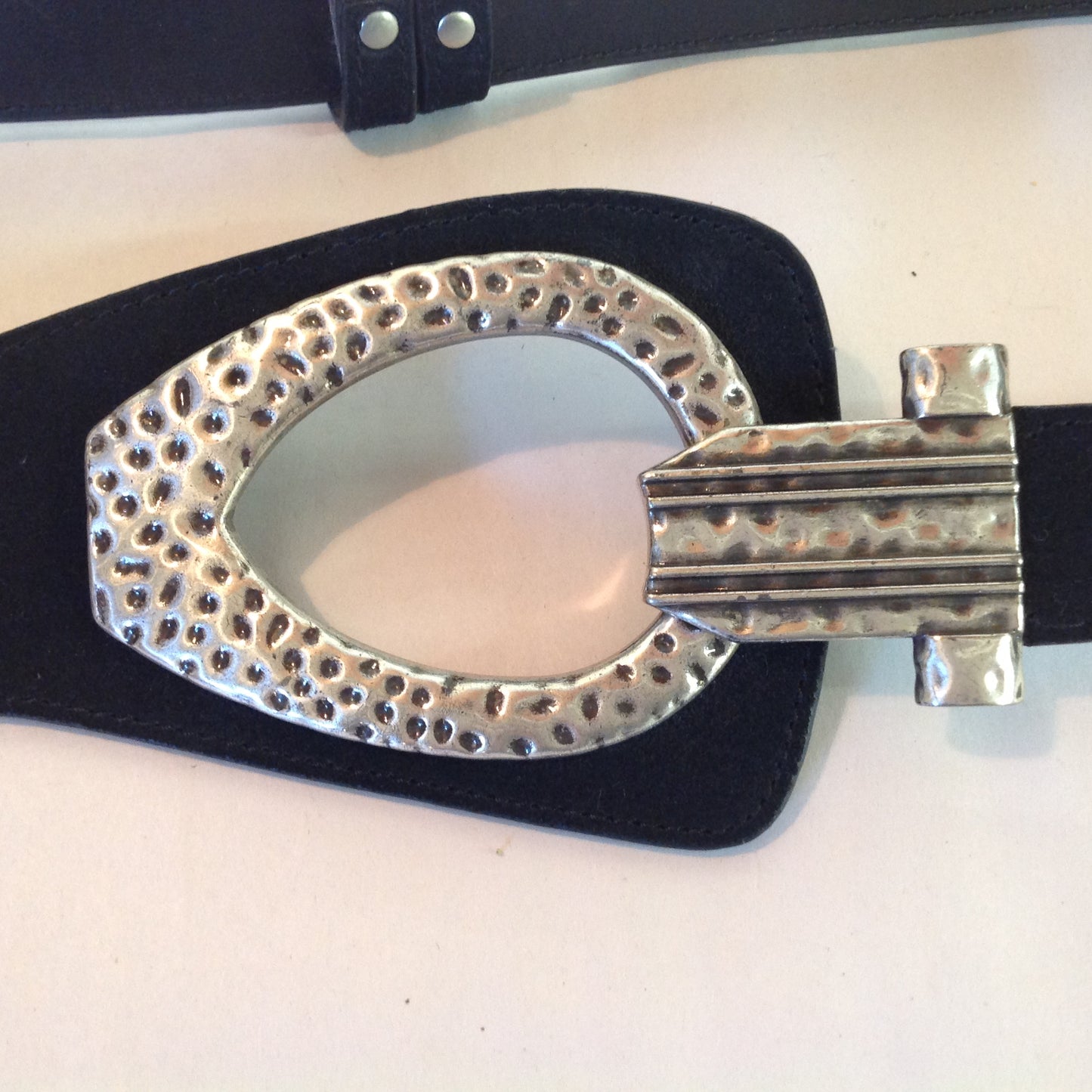 Coldwater Creek Women's L/XL Black Leather Hammered Silver Tone Metal Hoop and Hook Closure 34