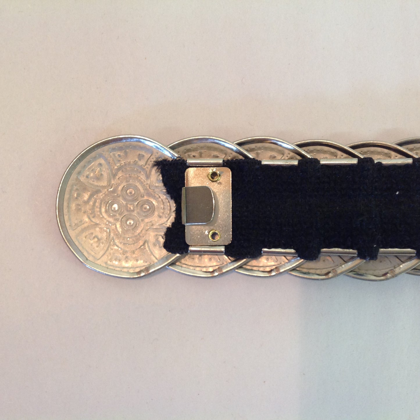 Vintage Women's Stretch Belt Silver Tone Aztec Style Motif Reticulated Coins 37