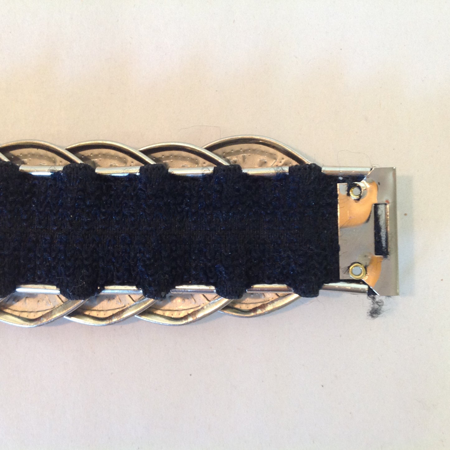 Vintage Women's Stretch Belt Silver Tone Aztec Style Motif Reticulated Coins 37
