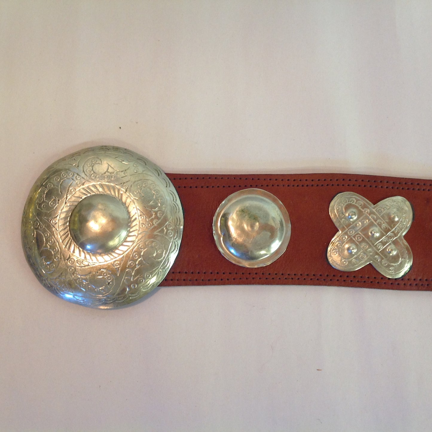 Vintage Tan Women's Oversize Belt Convex Metal Buckle Western Style Cloverleaf Circle Studs 38