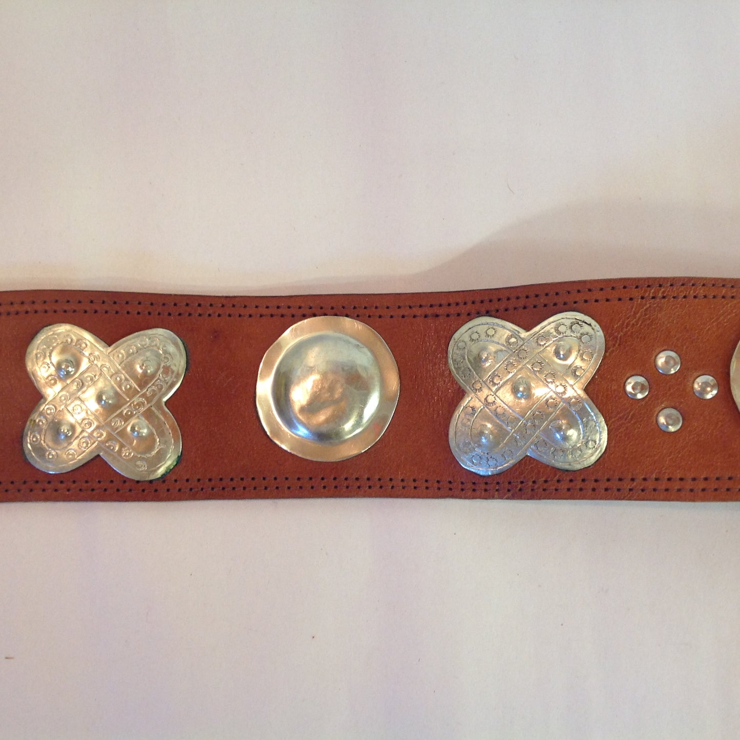 Vintage Tan Women's Oversize Belt Convex Metal Buckle Western Style Cloverleaf Circle Studs 38
