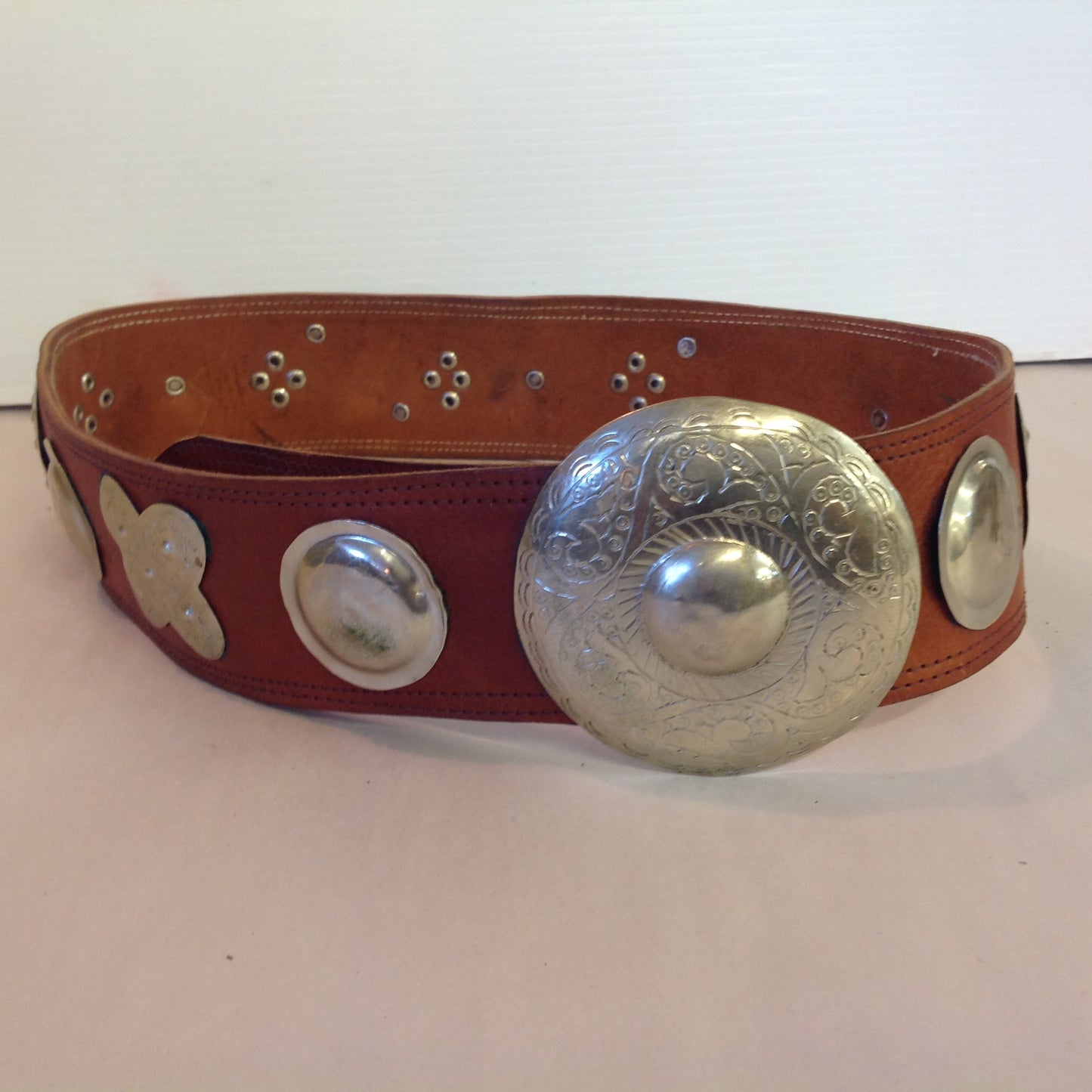 Vintage Tan Women's Oversize Belt Convex Metal Buckle Western Style Cloverleaf Circle Studs 38