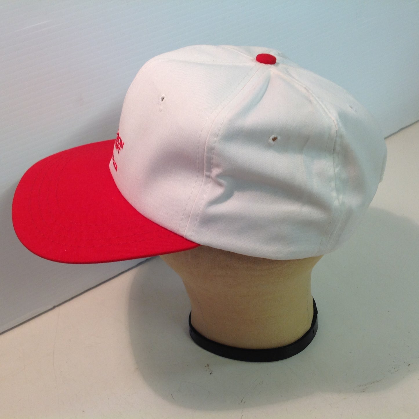 Vintage Derby Cap Heron Point North Myrtle Beach Tournament Souvenir White and Red Baseball Cap