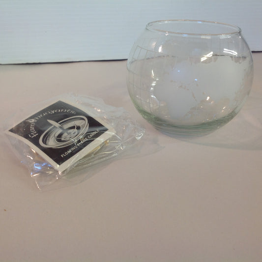 Vintage 1979 NOS Flambuoyants Floating Flame Candle Glass Bowl White Globe Image
