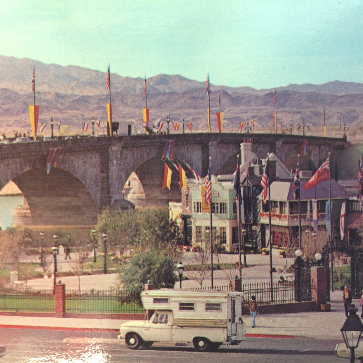 Vintage Petley Studios Souvenir Scalloped Edge Kolor View Color Postcard JV McLaughlin Photo Roadside View London Bridge and English Village Lake Havasu City Arizona