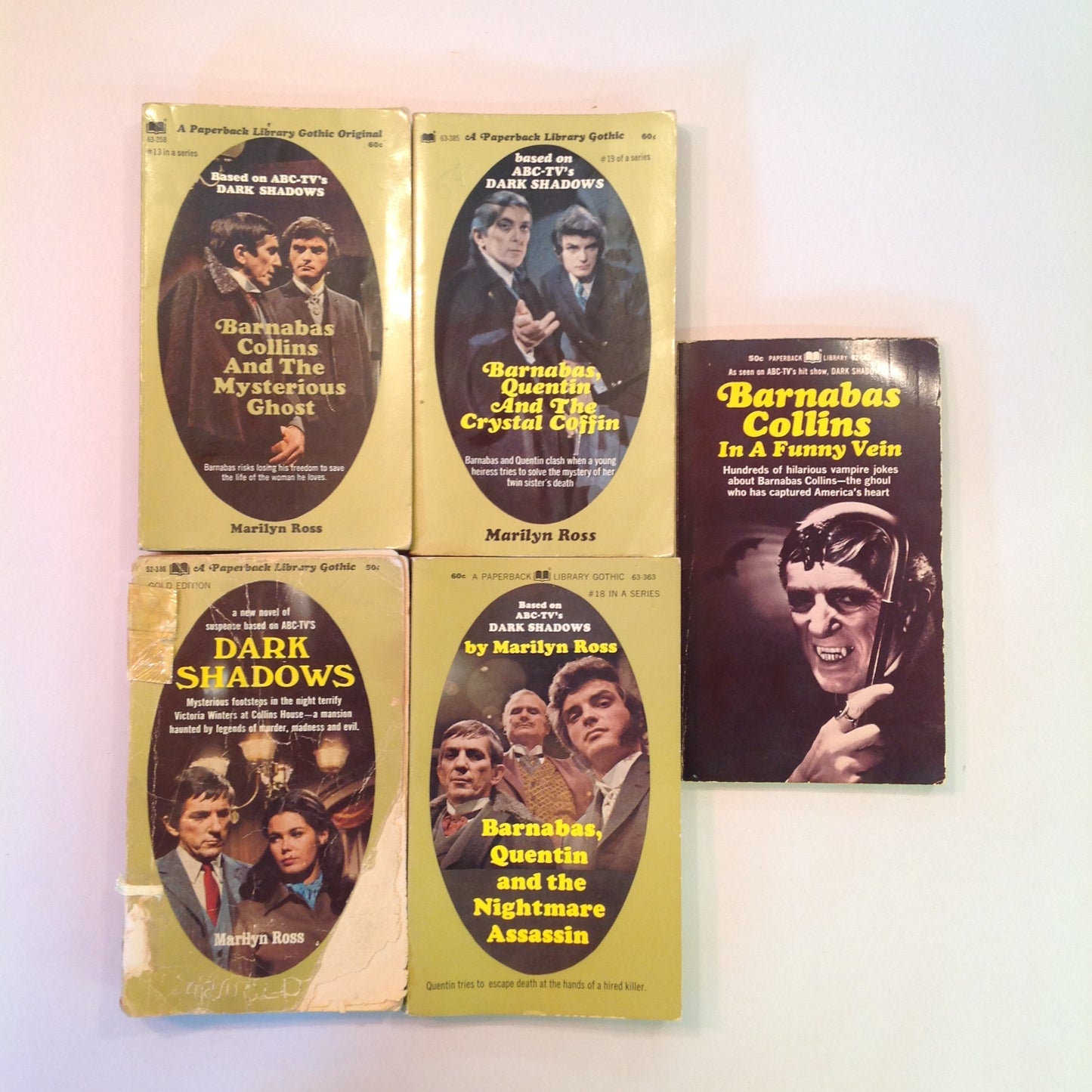 Lot of 5 Mass Market Paperbacks Dark Shadows Barnabas Quentin Collins