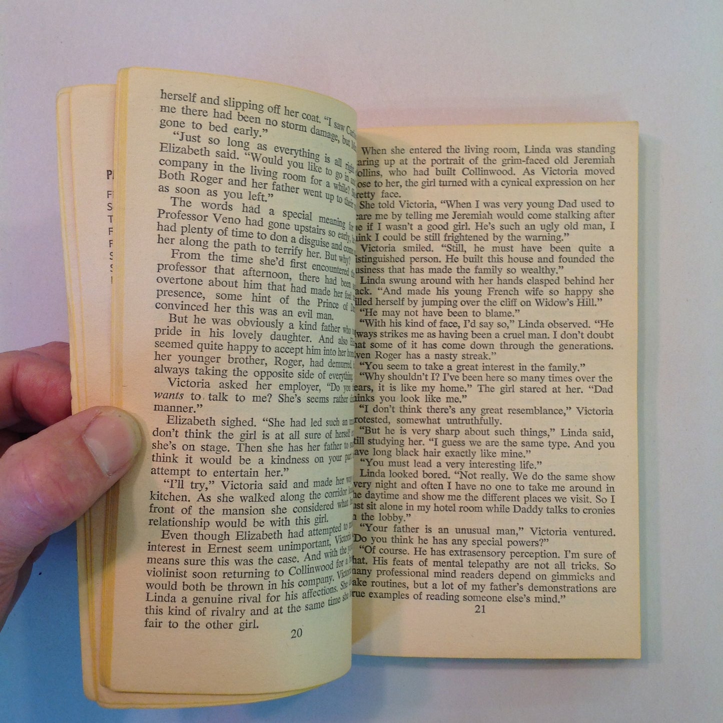 Vintage 1969 MM Paperback Dark Shadows The Mystery of Collinwood Marilyn Ross