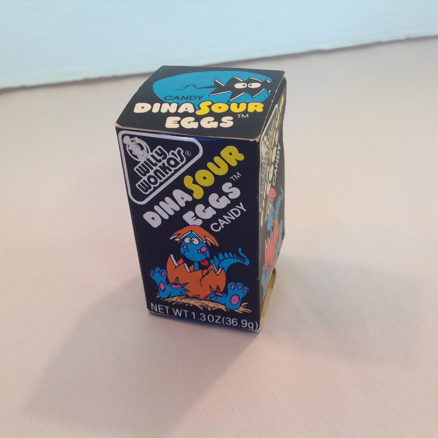Vintage Unopened 1981 Willy Wonka's DinaSour Eggs Candy Giant Sour Jawbreakers Sealed