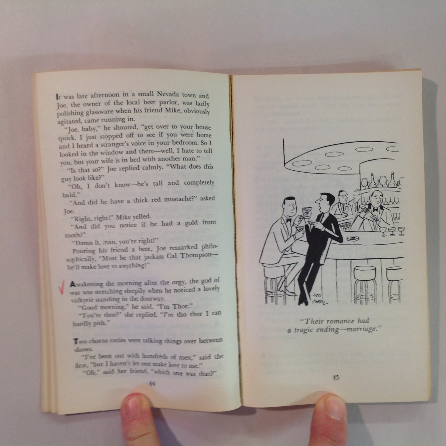 Vintage 1970 Playboy Press Paperback NEW PLAYBOY'S PARTY JOKES