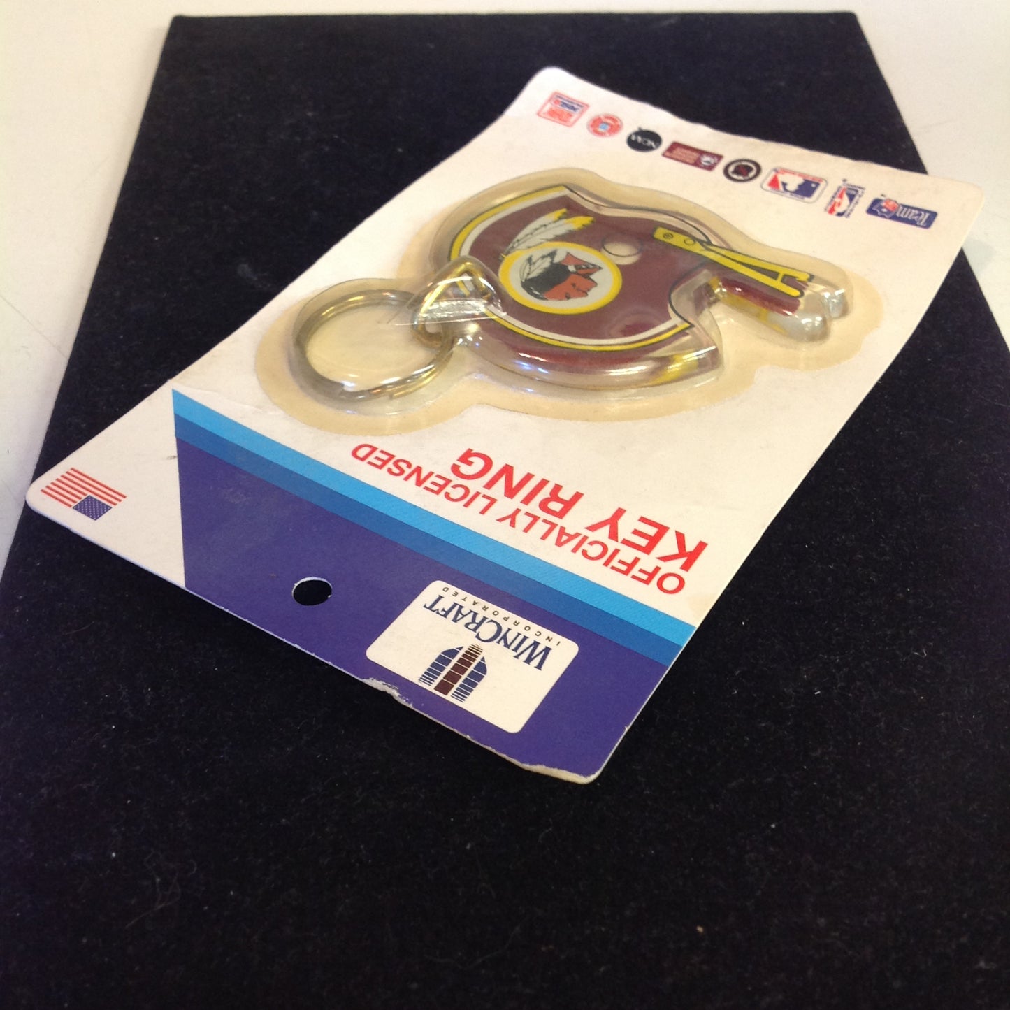 Vintage Unopened Wincraft Officially Licensed Key Ring Washington Redskins Football Helmet w/Logo