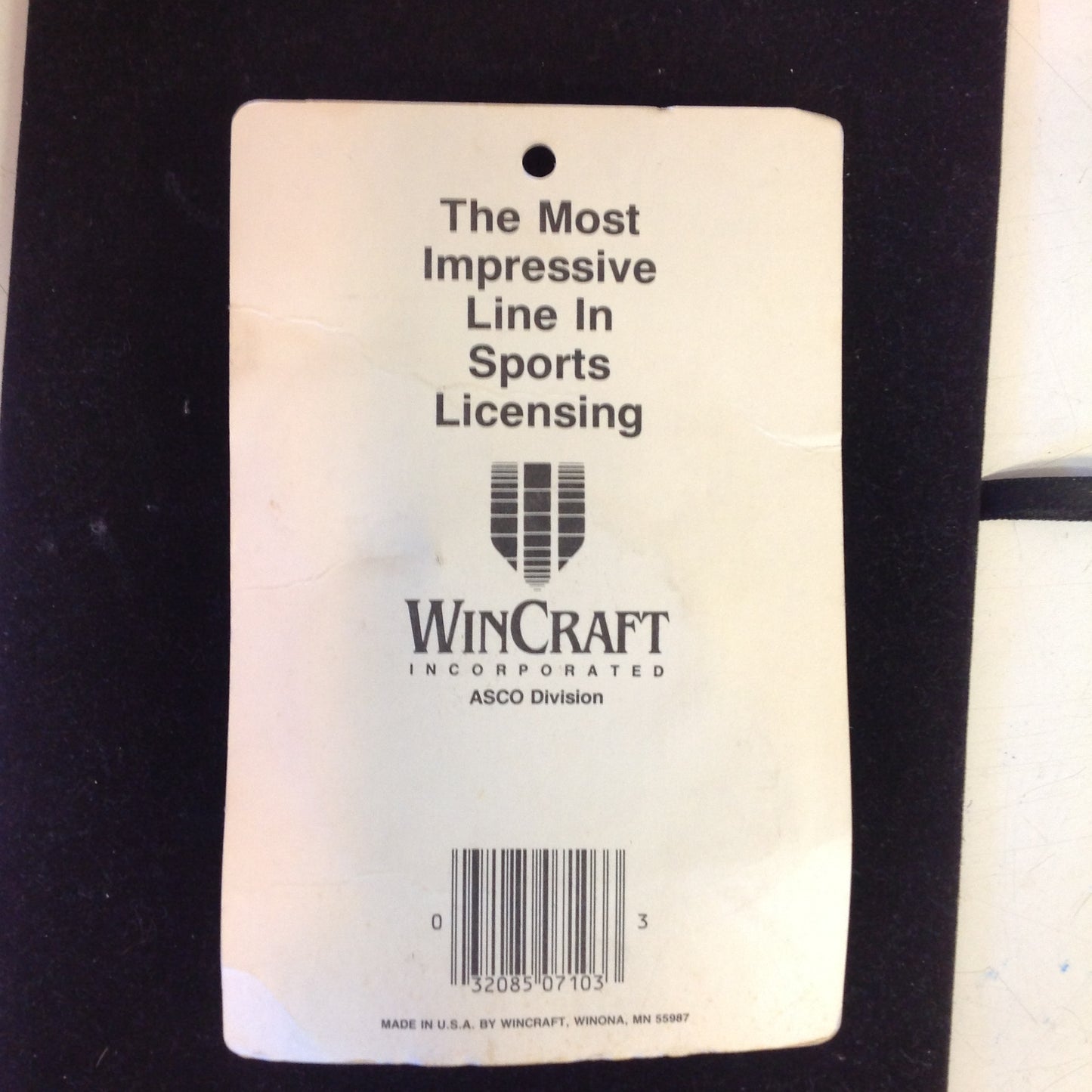 Vintage Unopened Wincraft Officially Licensed Key Ring Washington Redskins Football Helmet w/Logo