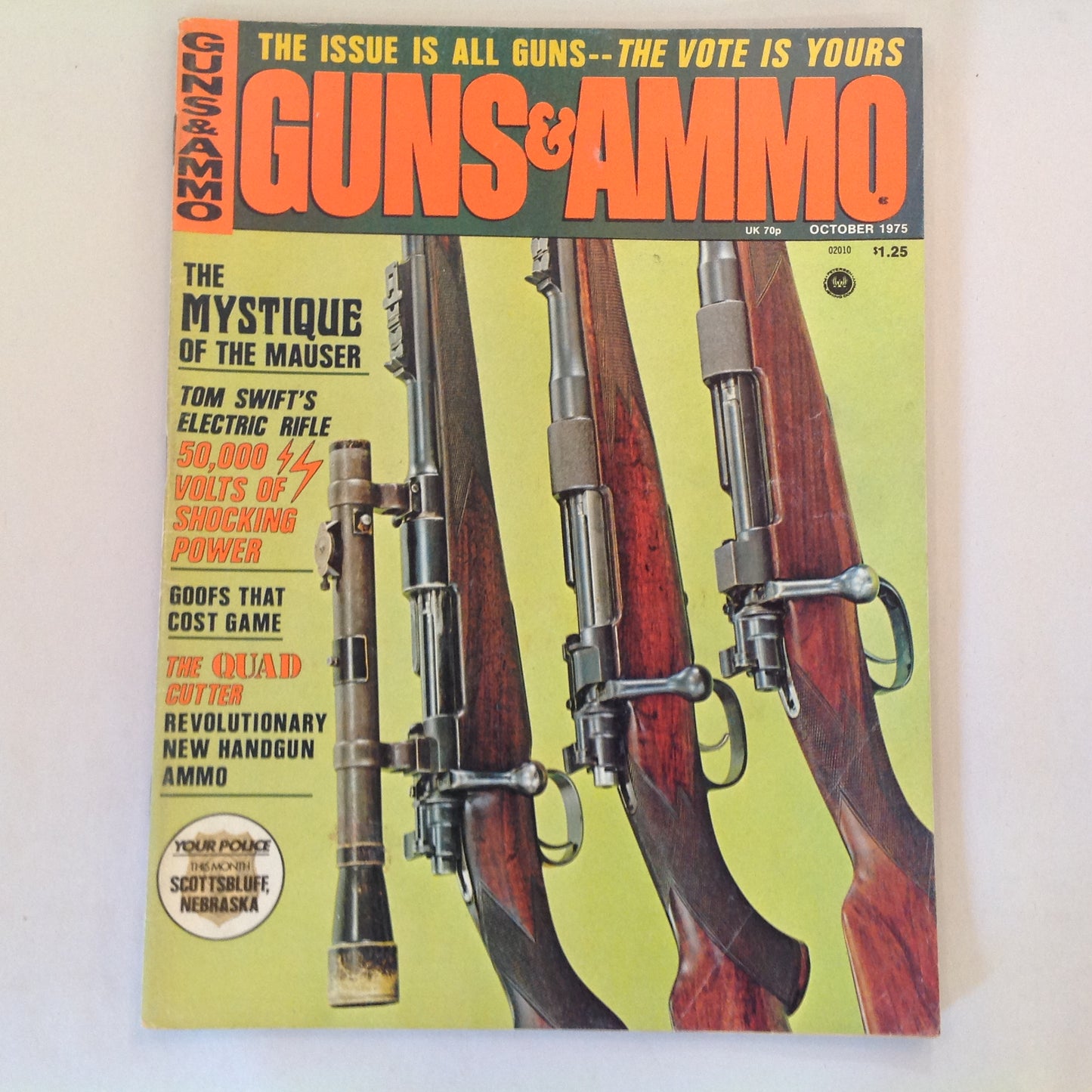 Vintage Oct 1975 Guns & Ammo Mystique of the Mauser Tom Swift's Electric Rifle Quad Cutter