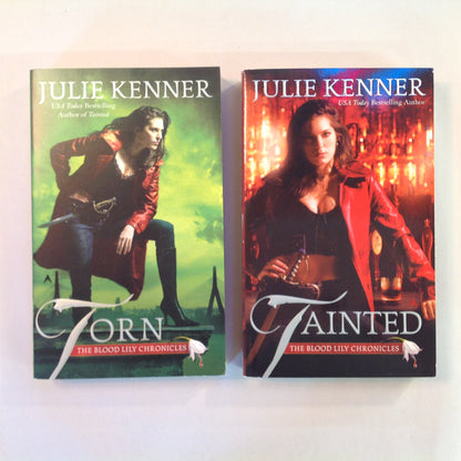 2009 2Pc Lot Blood Lily Chronicles 1-2 Tainted Torn Julie Kenner First Edition