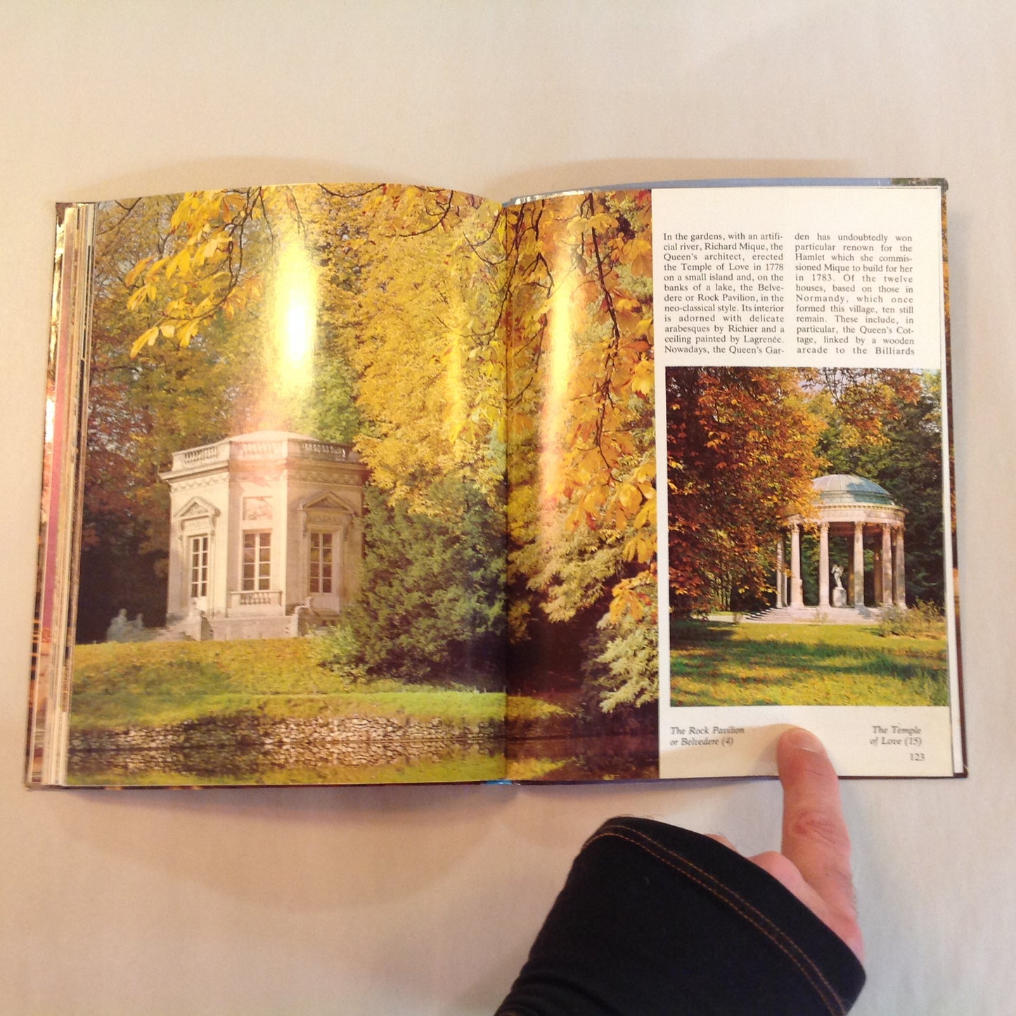 Vintage 1981 Trade Paperback Guide Versailles: Strolling Through the Royal Estate Van der Kemp Meyer