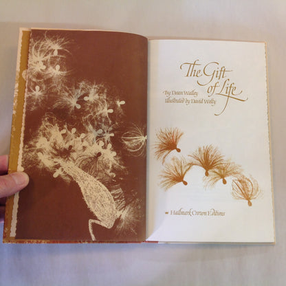 Vintage 1971 Hardcover Gift Book The Gift of Life Dean Walley David Welty Hallmark Crown