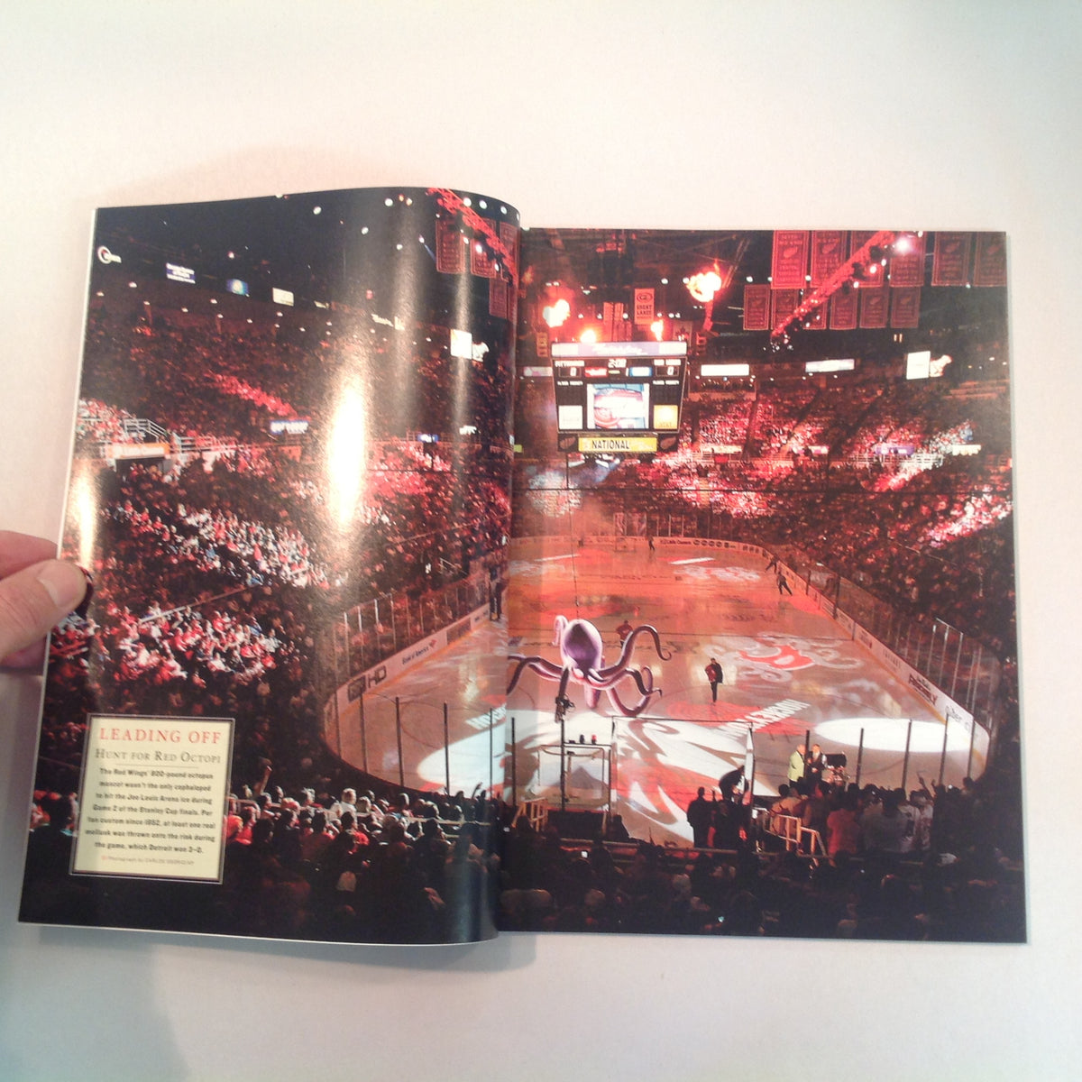 Vintage 2008 Sports Illustrated Presents Detroit Red Wings: A Team for the Ages