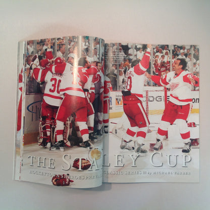 Vintage 2008 Sports Illustrated Presents Detroit Red Wings: A Team for the Ages
