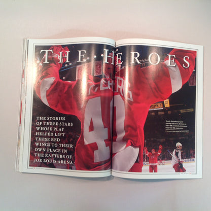 Vintage 2008 Sports Illustrated Presents Detroit Red Wings: A Team for the Ages