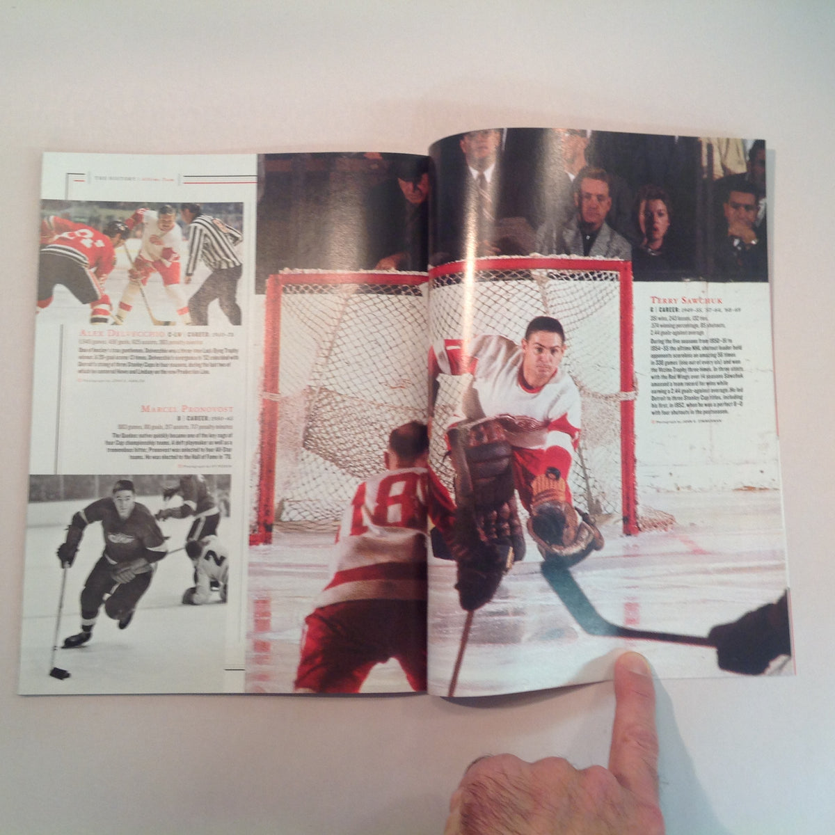 Vintage 2008 Sports Illustrated Presents Detroit Red Wings: A Team for the Ages