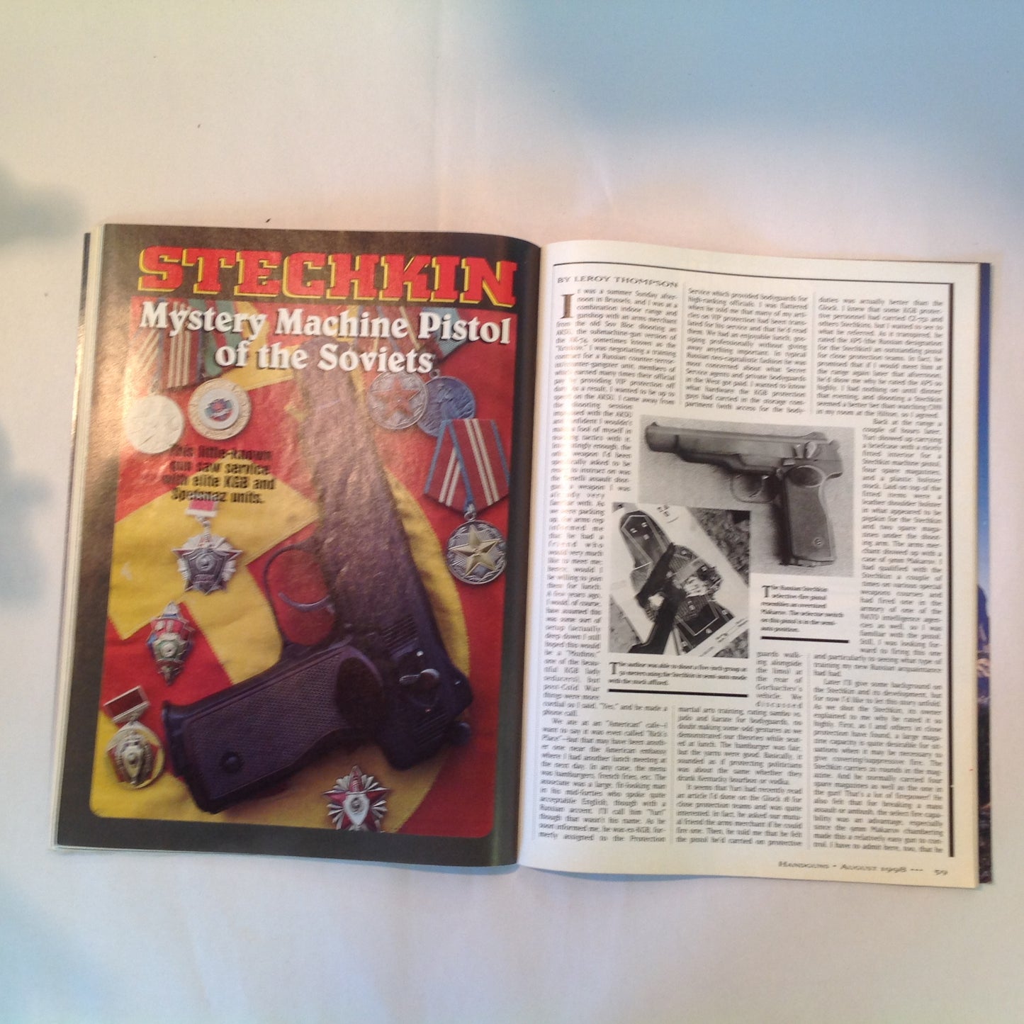 Vintage Aug 1998 Handguns Magazine Affordable Ammo .40 Stealth Combat Customized S&W 66 Stechkin