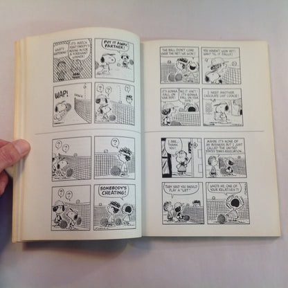 Vintage 1982 Trade Paperback Peanuts Parade: Kiss Her, You Blockhead! Charles M. Schulz