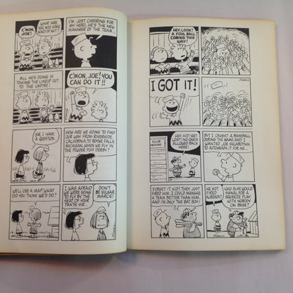 Vintage 1976 Trade Paperback Peanuts Parade: Don't Hassle Me With Your Sighs, Chuck Charles M. Schulz