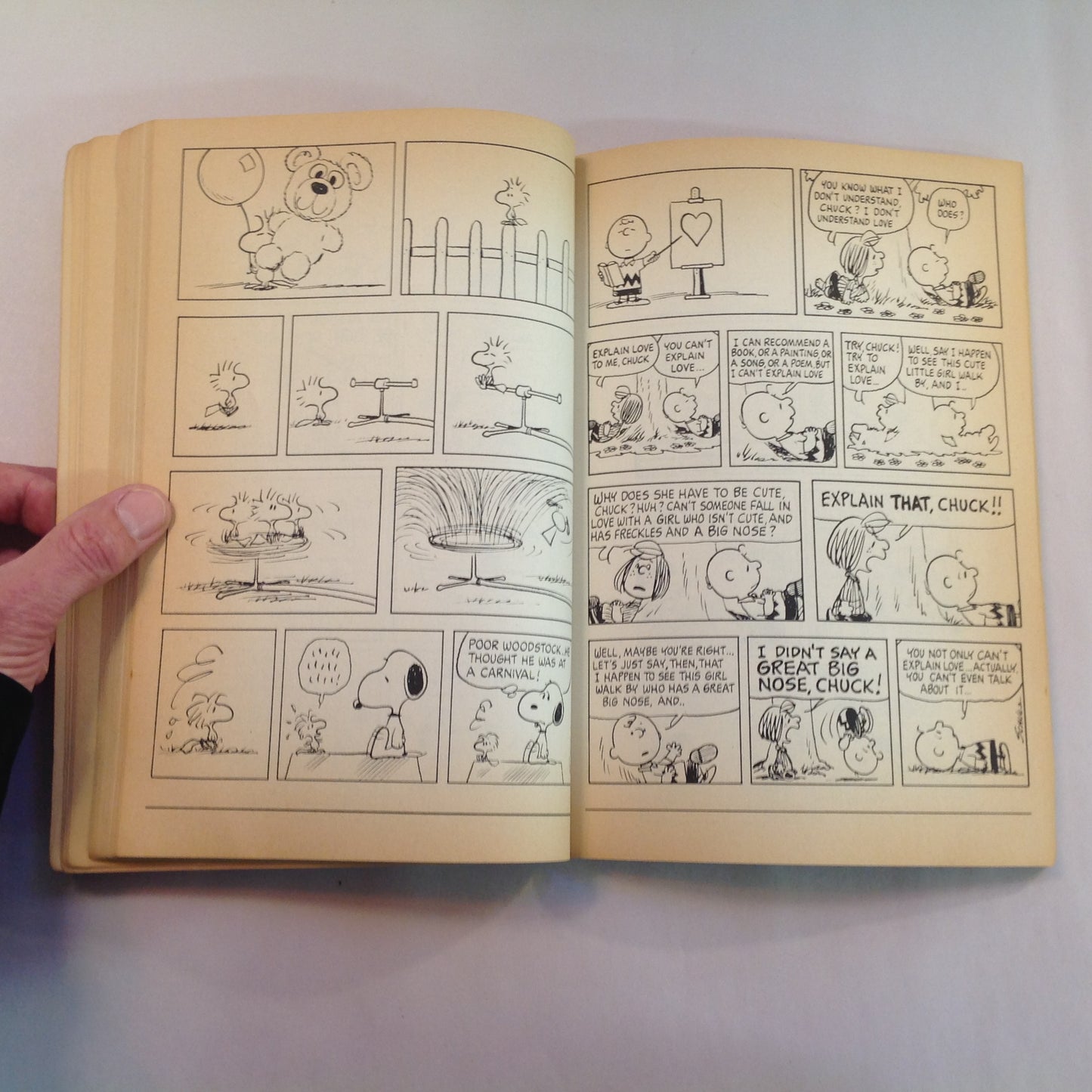 Vintage 1976 Trade Paperback Peanuts Parade: Don't Hassle Me With Your Sighs, Chuck Charles M. Schulz