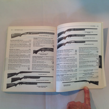 Vintage 1995 Trade Paperback GUN TRADER'S GUIDE Eighteenth Edition