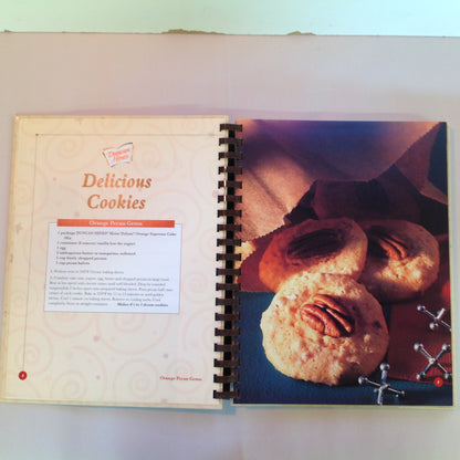 Vintage 2005 Hardcover Duncan Hines Collection: Cake Mix Magic Cook Book