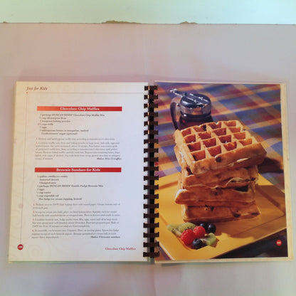 Vintage 2005 Hardcover Duncan Hines Collection: Cake Mix Magic Cook Book