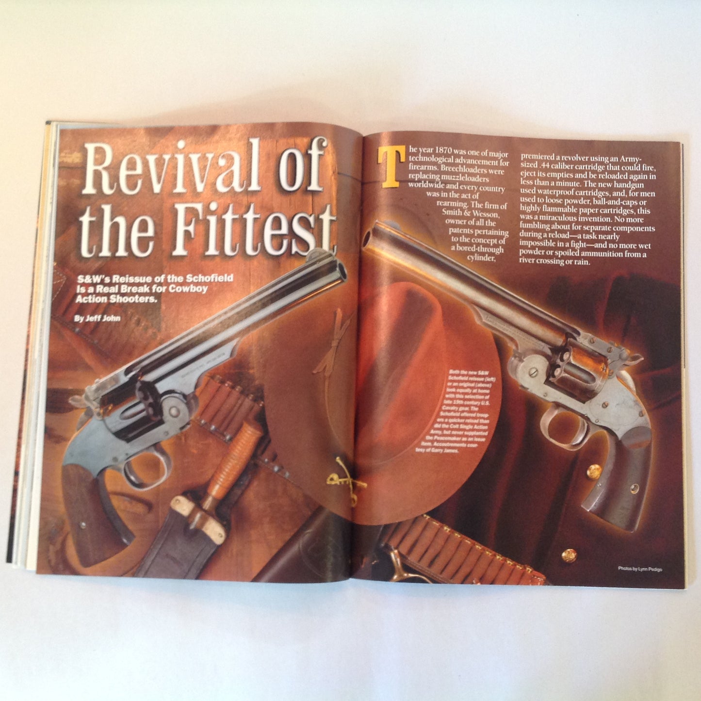 Vintage Jun 2000 Guns & Ammo Magazine Mega-Bore Customer Rugers Classic .577 Double S&W .45 Schofield Reissue