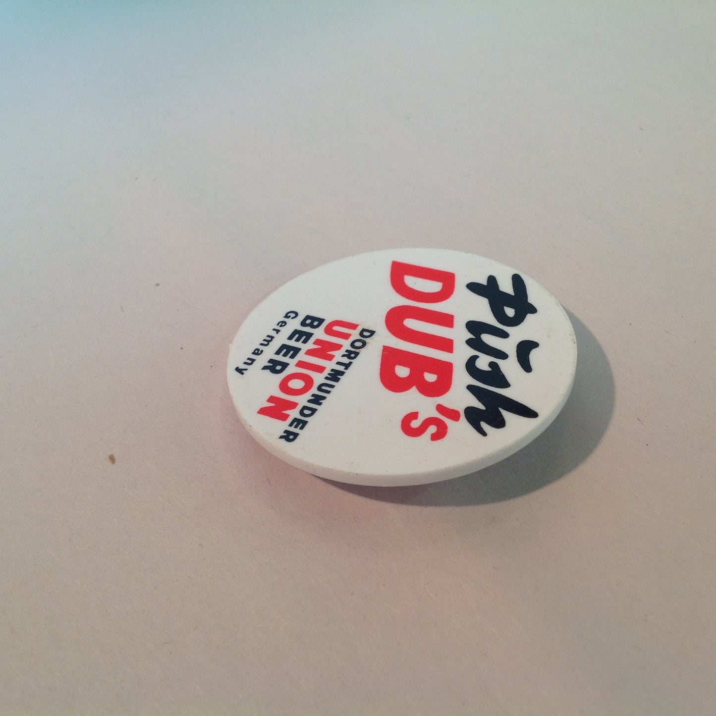 Vintage Advert Plastic Pinback Push Dub's Dortmunder Union Beer Germany