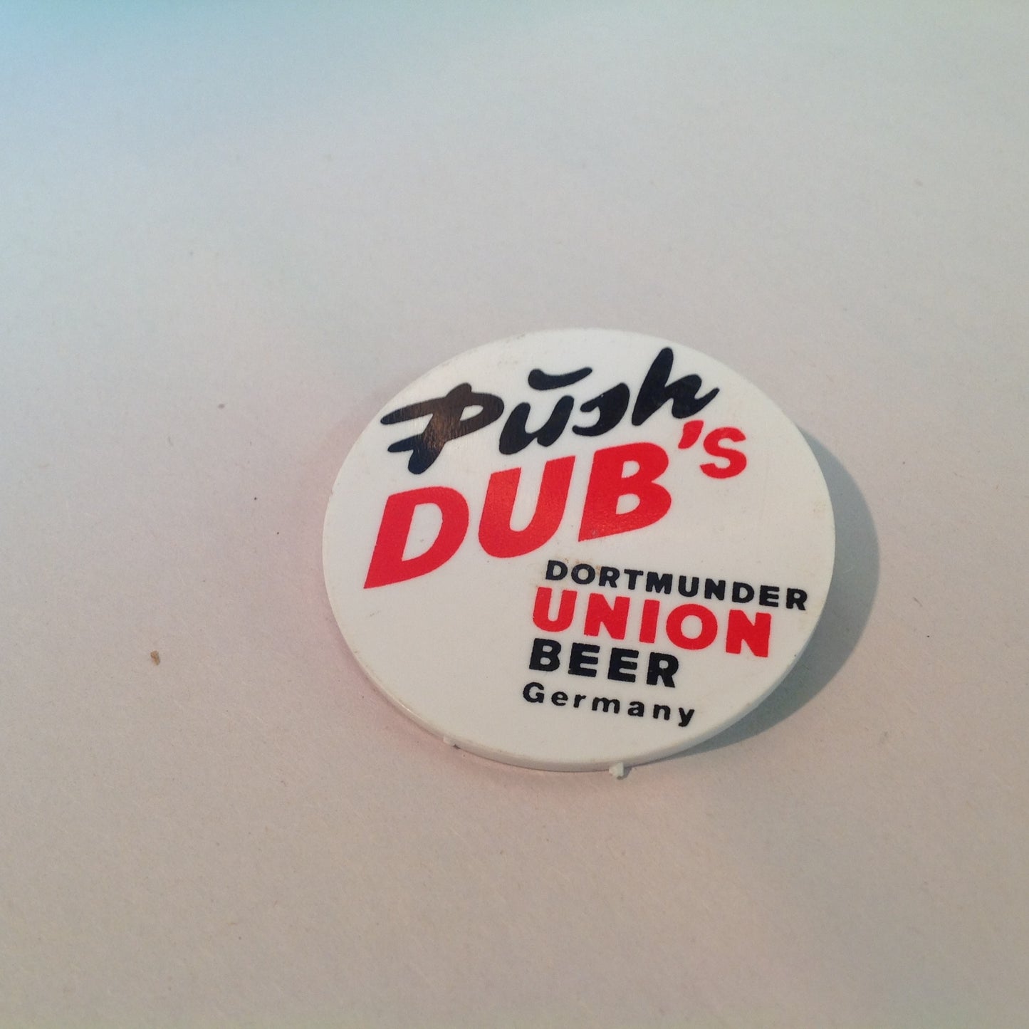 Vintage Advert Plastic Pinback Push Dub's Dortmunder Union Beer Germany