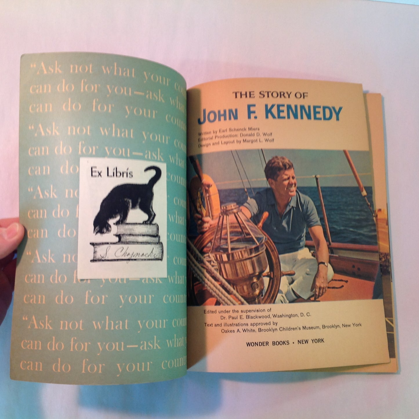 Vintage 1964 Paperback The Story of John F. Kennedy Earl Schenck Miers Wonder Books