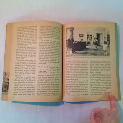Vintage 1964 Paperback The Story of John F. Kennedy Earl Schenck Miers Wonder Books