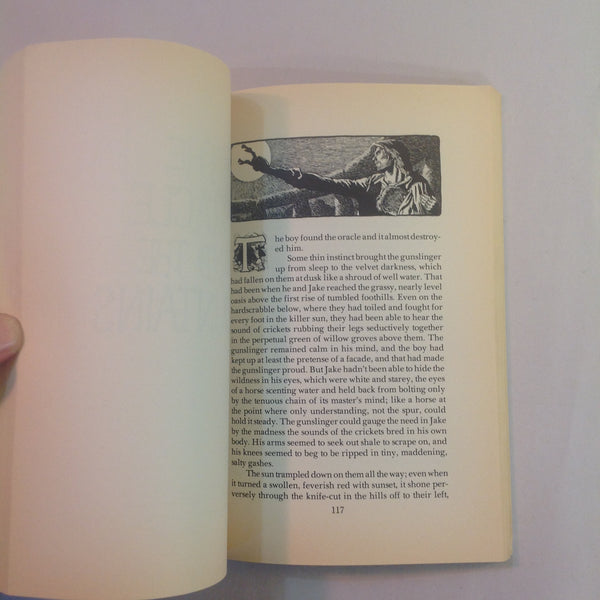 Vintage 1988 Trade Paperback The Dark Tower I: The Gunslinger Stephen King