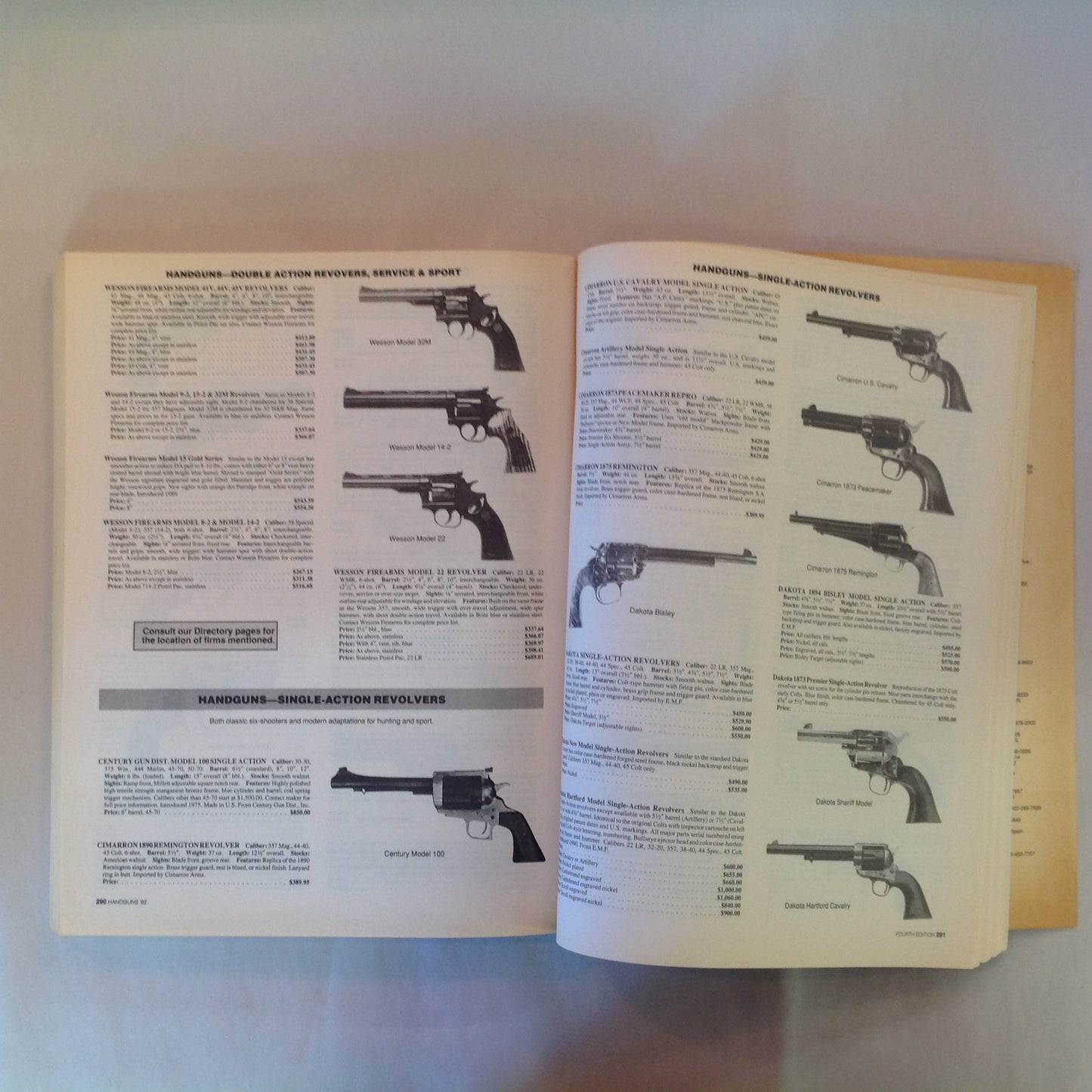 Vintage 1992 Trade Paperback Handguns '92 4th Edition Jack Lewis