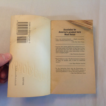 Vintage 1990 Mass Market Paperback Don Pendleton's Mack Bolan: Knockdown