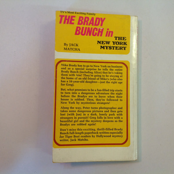 Vintage 1972 Mass Market Paperback Tiger Beat Presents: The Brady Bunch in The New York Mystery