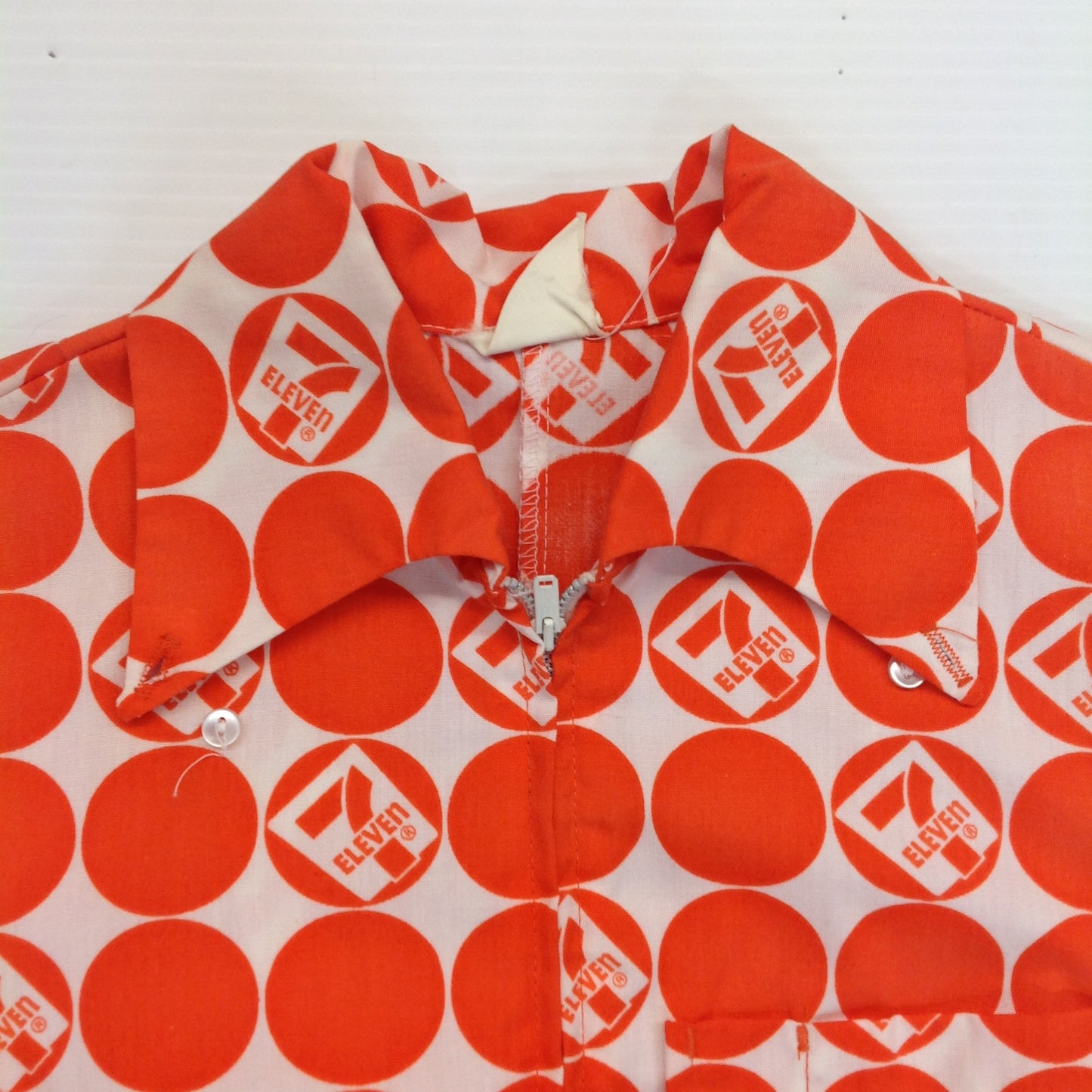 Vintage 1970's-80's Orange/White 7-Eleven Short Sleeve Employee Zip-Up Smock XS