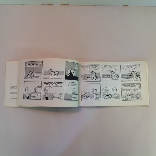 Vintage 1982 Trade Paperback Garfield Weighs In Jim Davis First Edition