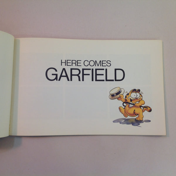 Vintage 1982 Trade Paperback Here Comes Garfield Jim Davis TV Tie-In First Edition