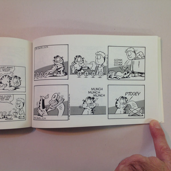 Vintage 1988 Trade Paperback Garfield World-Wide: His 15th Book Jim Davis First Edition
